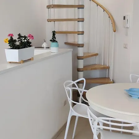 Casa Bianca * كونفيرسانو